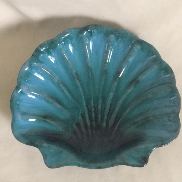 Blue Mountain Pottery Sea Shell - Picture 1 of 2